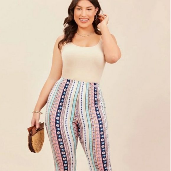 🎀Bohemian Flare Pants🎀 - Picture 3 of 4